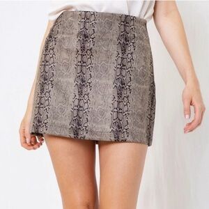 Gilli Hissy Fit Faux Suede Snake Print Mini Skirt Size Small